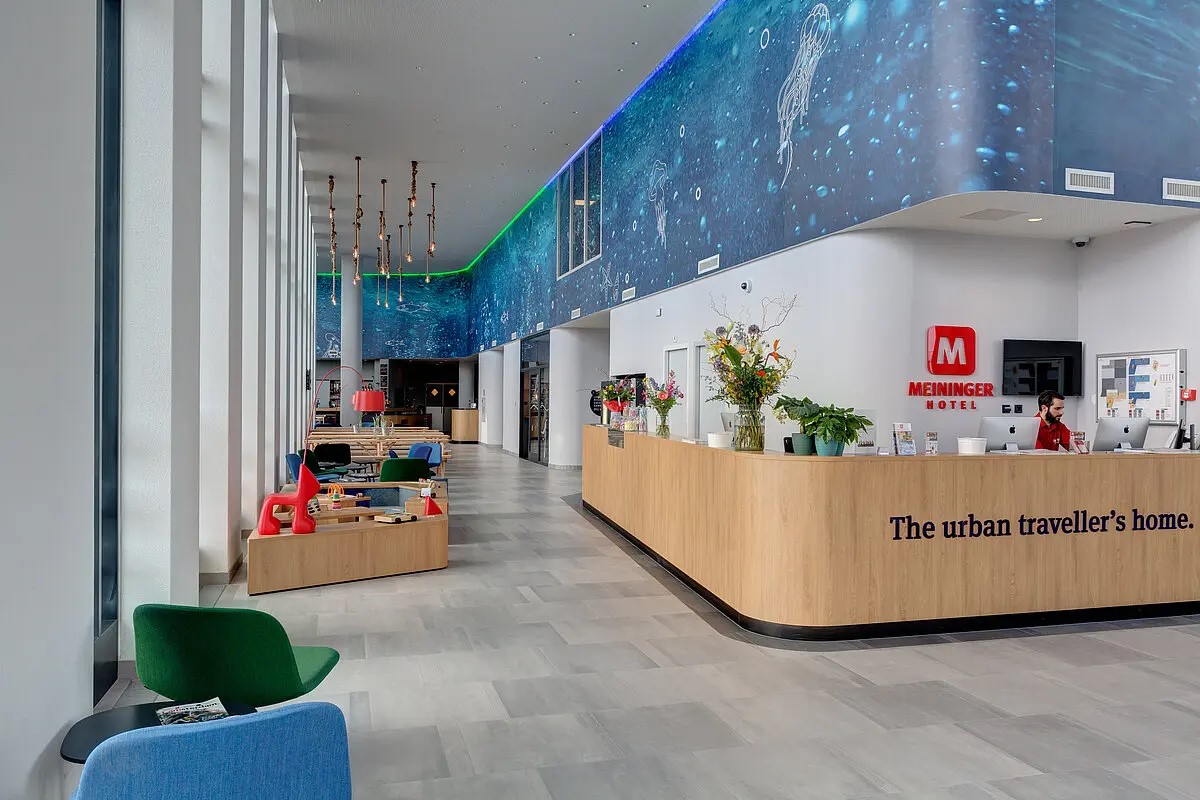 csm_MEININGER-Hotel-Amsterdam-Amstel-Lobby-4-WSC4469-Web_5e00eb1a26.jpg