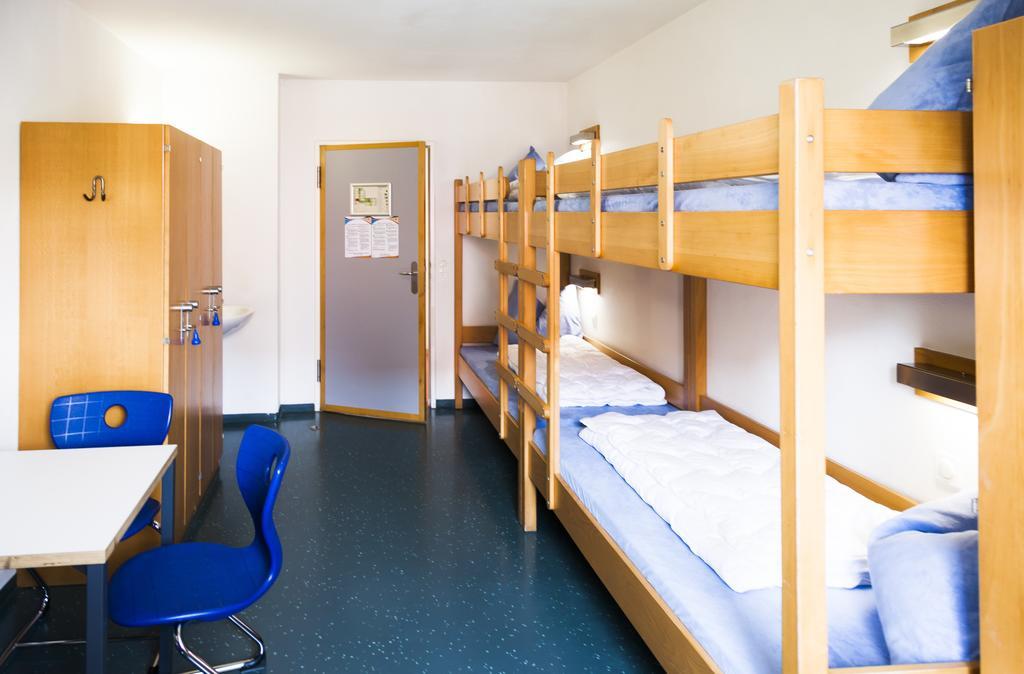 Hi-Youth-Hostel-Lindau-Lindau-Room.jpeg